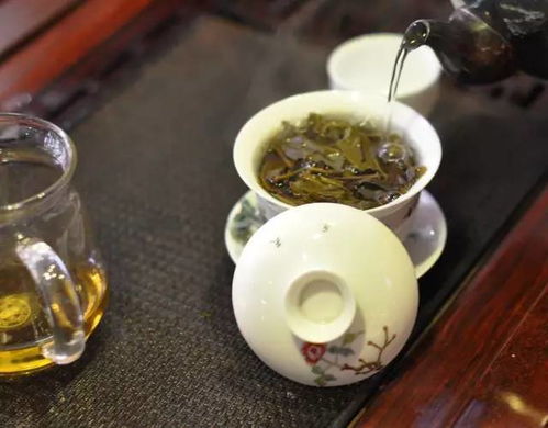 秋天采的茶叶更适合做成哪种茶